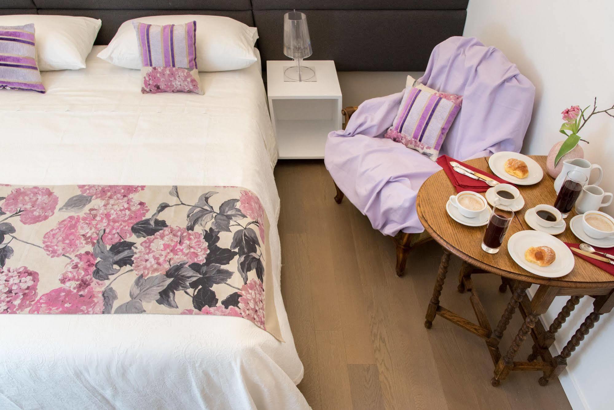 Approdo Ripetta Bed & Breakfast Rome Bagian luar foto