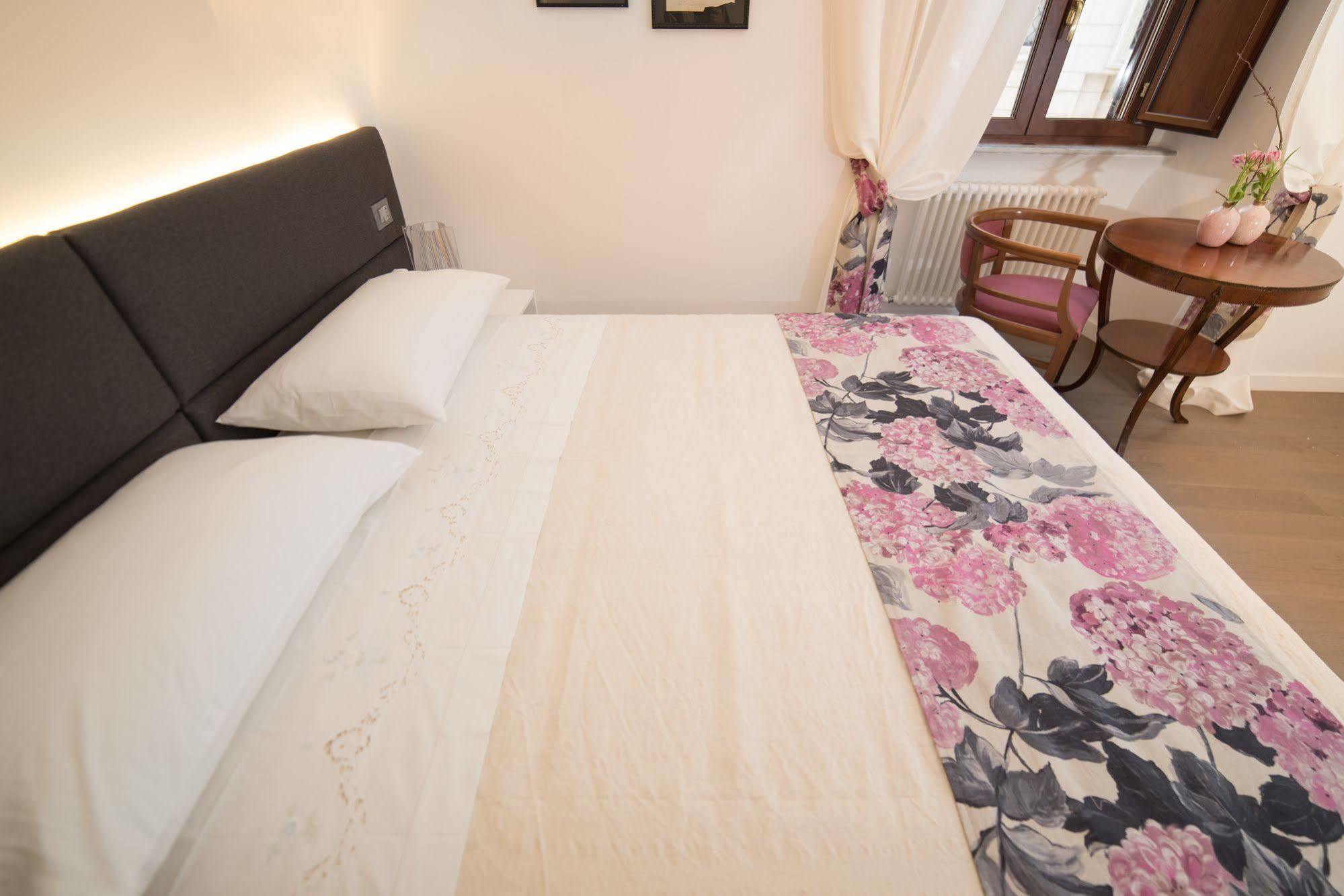 Approdo Ripetta Bed & Breakfast Rome Bagian luar foto